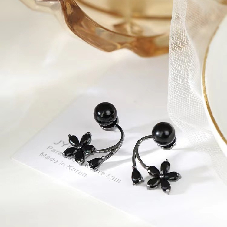 Personality Black Flower Pearl Stud Earrings