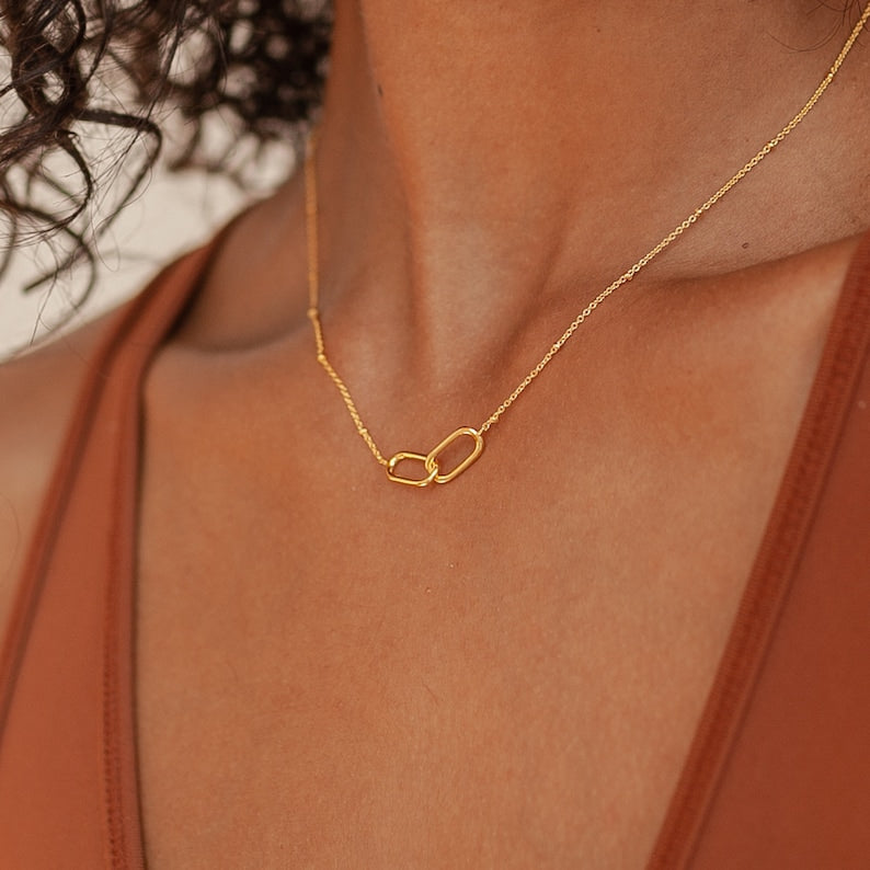 Linked Pendant Necklace by Caitlyn Minimalist