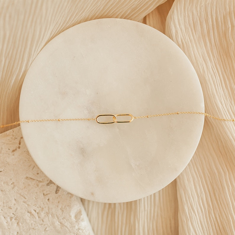 Linked Pendant Necklace by Caitlyn Minimalist