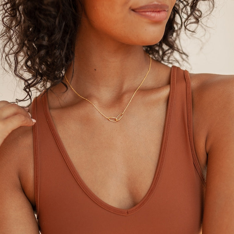 Linked Pendant Necklace by Caitlyn Minimalist