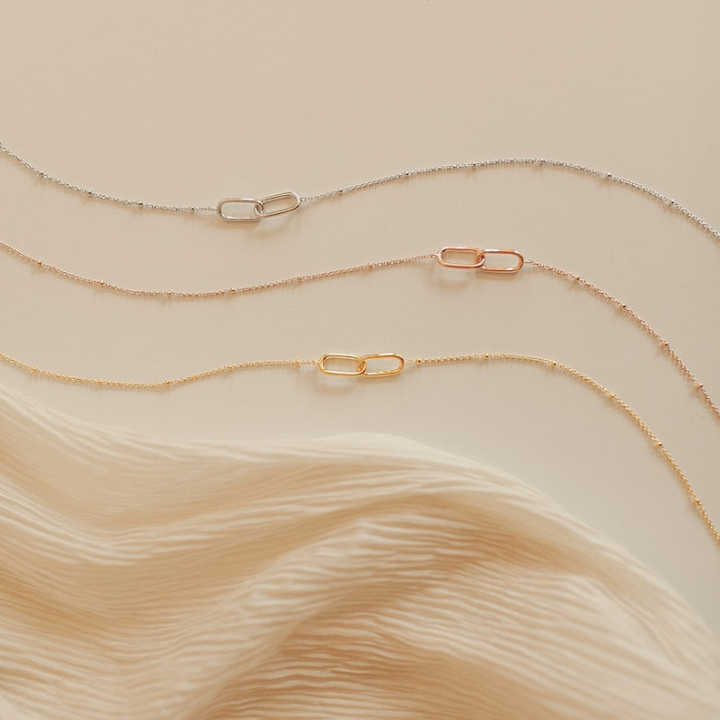 Linked Pendant Necklace by Caitlyn Minimalist