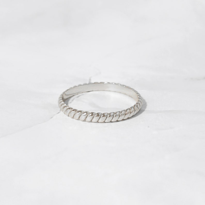 Minimalist Ring