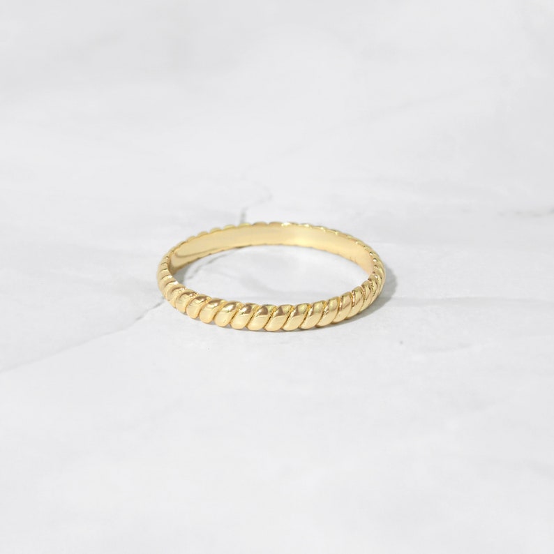 Minimalist Ring
