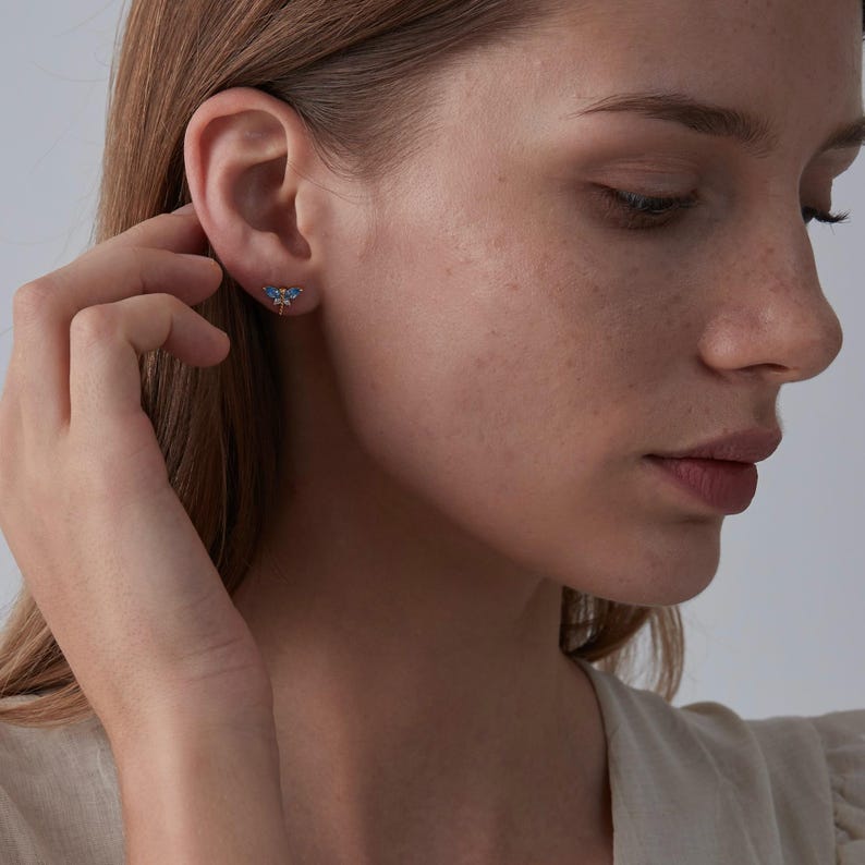 PERIMADE Dainty Dragonfly Stud Earrings