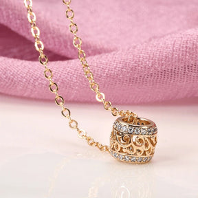 Flower wheel and zirconia pendant necklace